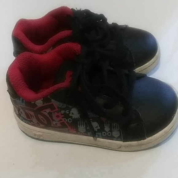 DC Boys Comics Sneakers Size 5 - Picture 5 of 9